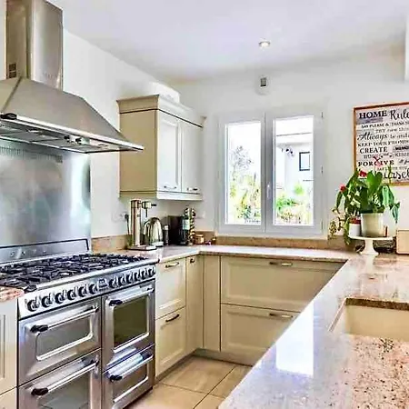 Luxury 5 Bedroom In St Tropez